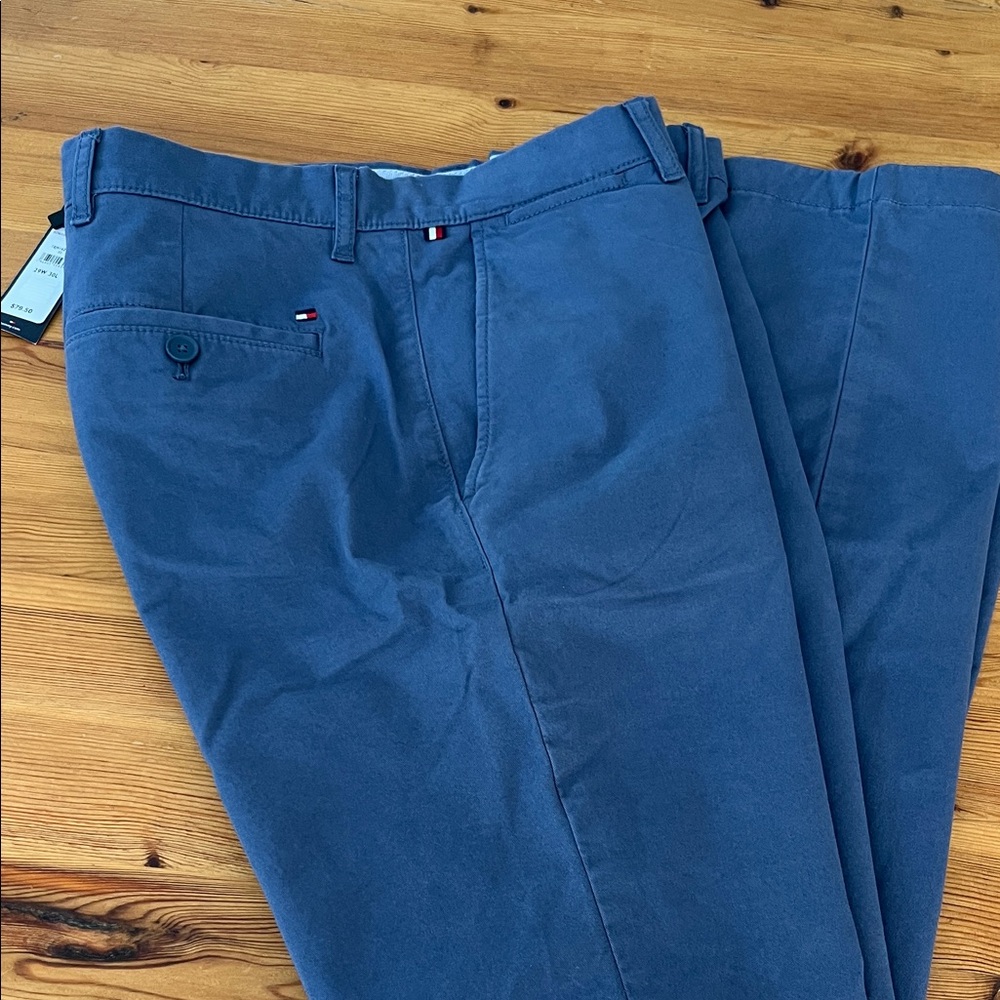 Brand New witb Tags, Tommy Hilfiger Men's Blue Chinos, 29x30, Slim Fit Stretch
